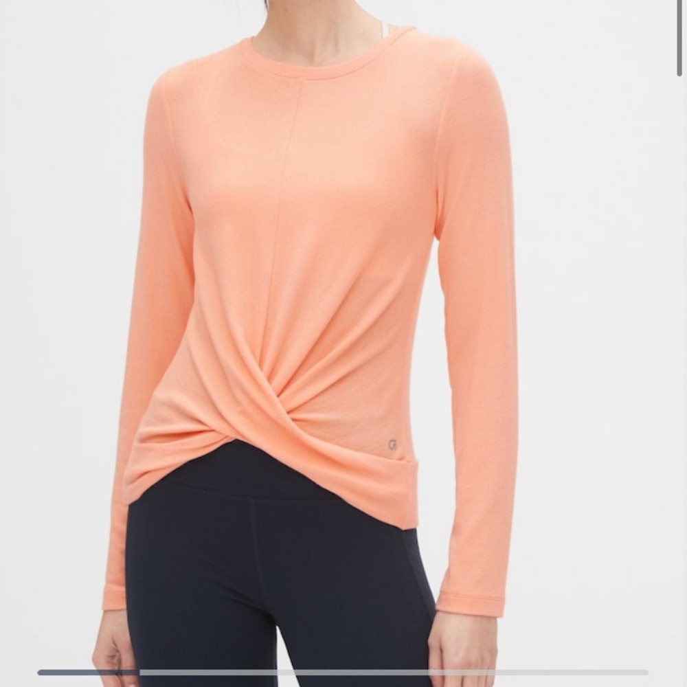 GapFit Supersoft Rib Twist-Front Top